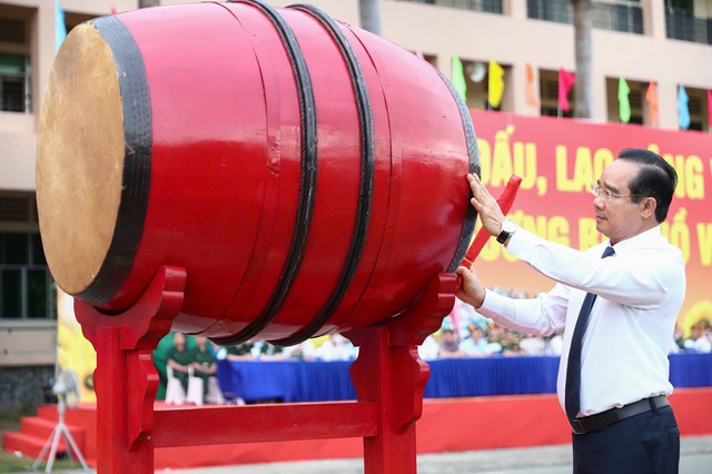 Thanh niên TPHCM hăng hái lên đường nhập ngũ- Ảnh 3.