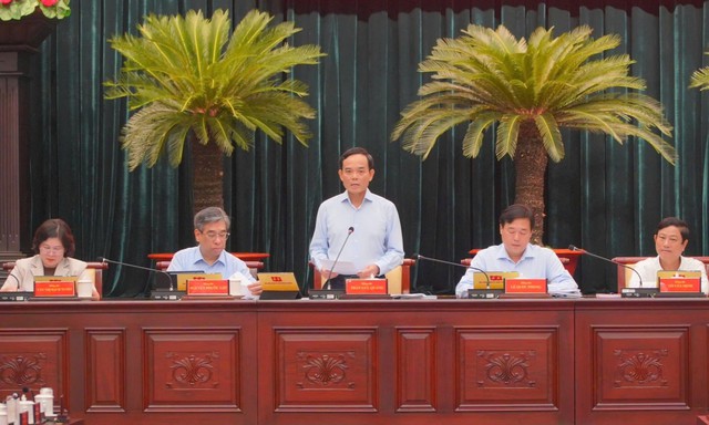 TPHCM sẽ miễn phí xe buýt và phí hạ tầng cửa khẩu- Ảnh 1.