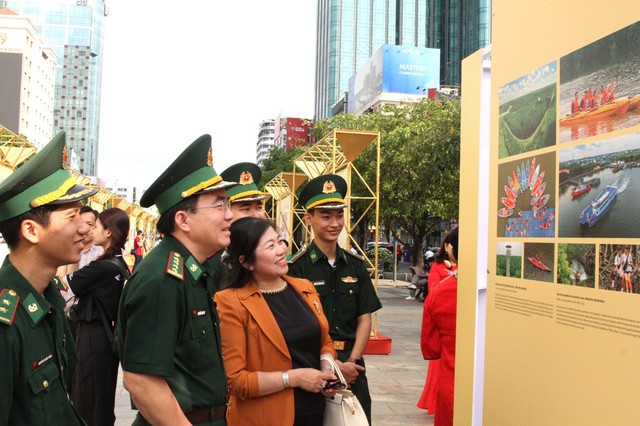 Khai mạc Triển lãm ảnh “Việt Nam - Một dải non sông”- Ảnh 4.