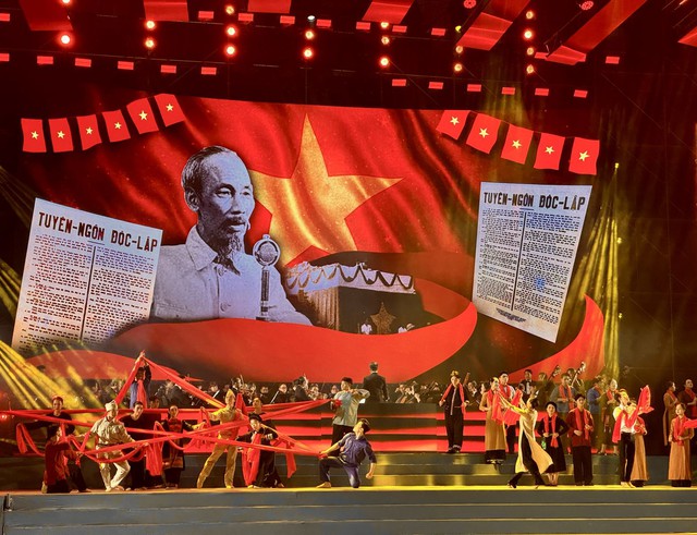 TPHCM tổ chức nhiều hoạt động kỷ niệm 50 năm mang tên Chủ tịch Hồ Chí Minh- Ảnh 1.