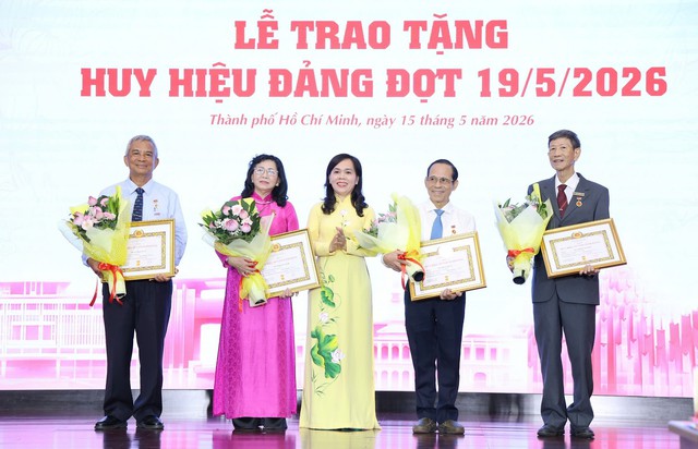 Đảng ủy UBND TPHCM biểu dương 168 tập thể, cá nhân tiêu biểu trong học tập và làm theo Bác- Ảnh 1.