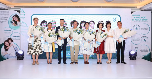 Ra mắt 