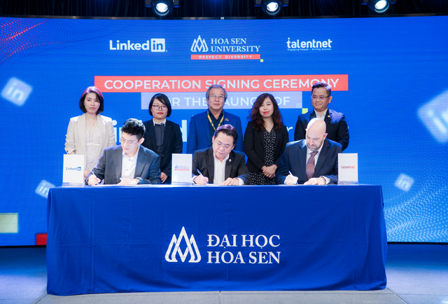 Đại học Hoa Sen hợp tác LinkedIn triển khai nền tảng học tập nghề nghiệp toàn cầu cho sinh viên- Ảnh 1. Đại học Hoa Sen hợp tác LinkedIn triển khai nền tảng học tập nghề nghiệp toàn cầu cho sinh viên- Ảnh 1.