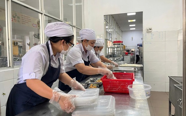 Tăng cường bảo đảm an toàn thực phẩm trường học trước và trong kỳ thi tuyển sinh lớp 10- Ảnh 1. Tăng cường bảo đảm an toàn thực phẩm trường học trước và trong kỳ thi tuyển sinh lớp 10- Ảnh 1.