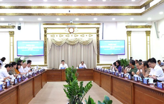 Thương mại - dịch vụ tiếp tục là động lực tăng trưởng của Thành phố- Ảnh 1.