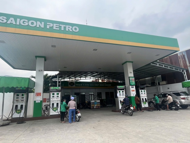 TPHCM triển khai bán xăng E10 trên toàn thành phố- Ảnh 4. TPHCM triển khai bán xăng E10 trên toàn thành phố- Ảnh 4.