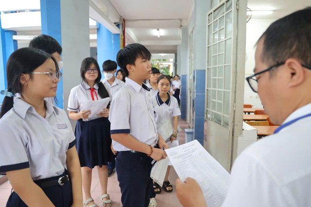 Hơn 151.000 thí sinh tại TPHCM bước vào kỳ thi lớp 10- Ảnh 1. Hơn 151.000 thí sinh tại TPHCM bước vào kỳ thi lớp 10- Ảnh 1.