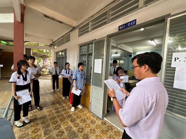 TPHCM: Hơn 142.000 thí sinh bước vào kỳ thi tốt nghiệp THPT năm 2026- Ảnh 3. TPHCM: Hơn 142.000 thí sinh bước vào kỳ thi tốt nghiệp THPT năm 2026- Ảnh 3.