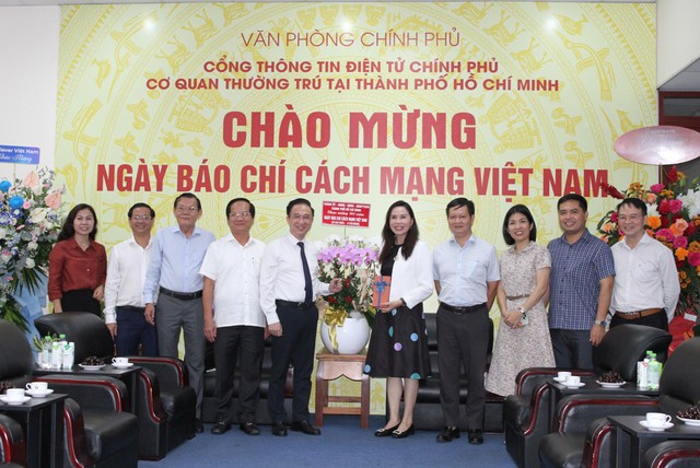Lãnh đạo TPHCM mong muốn Báo Điện tử Chính phủ tiếp tục đồng hành, lan tỏa khát vọng phát triển của Thành phố- Ảnh 1. Lãnh đạo TPHCM mong muốn Báo Điện tử Chính phủ tiếp tục đồng hành, lan tỏa khát vọng phát triển của Thành phố- Ảnh 1.