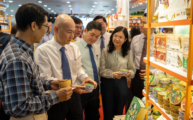 Kết nối doanh nghiệp đưa hàng Việt vào hệ thống phân phối hiện đại- Ảnh 1. Kết nối doanh nghiệp đưa hàng Việt vào hệ thống phân phối hiện đại- Ảnh 1.