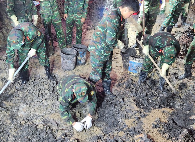 Phát hiện thêm 13 hài cốt liệt sĩ tại Công viên Lê Thị Riêng- Ảnh 1. Phát hiện thêm 13 hài cốt liệt sĩ tại Công viên Lê Thị Riêng- Ảnh 1.