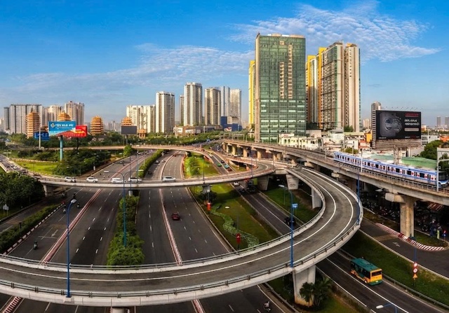 TPHCM: Tìm lời giải để tăng tốc đột phá hạ tầng giao thông- Ảnh 1. TPHCM: Tìm lời giải để tăng tốc đột phá hạ tầng giao thông- Ảnh 1.