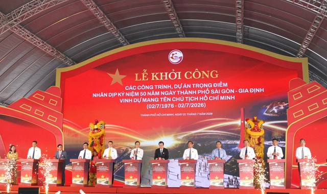 Bí thư Thành ủy: Tập trung toàn lực thực hiện ba mục tiêu trọng tâm trong 6 tháng cuối năm- Ảnh 3. Bí thư Thành ủy: Tập trung toàn lực thực hiện ba mục tiêu trọng tâm trong 6 tháng cuối năm- Ảnh 3.