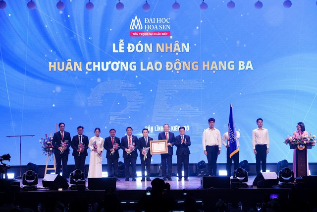 Đại học Hoa Sen đón Huân chương Lao động hạng Ba, hướng tới top 500 đại học châu Á- Ảnh 2.