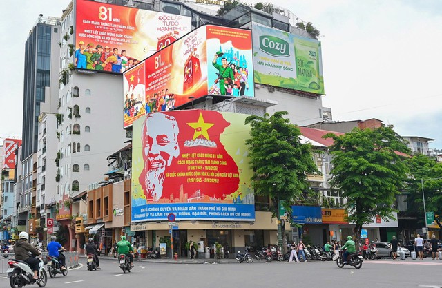 TPHCM tổ chức nhiều hoạt động kỷ niệm Quốc khánh 2/9- Ảnh 1. TPHCM tổ chức nhiều hoạt động kỷ niệm Quốc khánh 2/9- Ảnh 1.