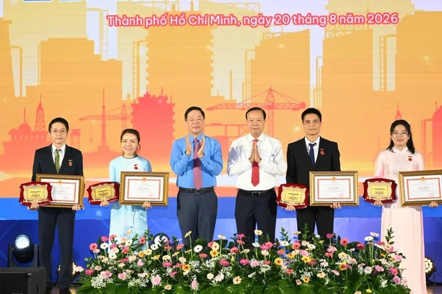 TPHCM tổ chức nhiều hoạt động kỷ niệm 138 năm Ngày sinh Chủ tịch Tôn Đức Thắng- Ảnh 2. TPHCM tổ chức nhiều hoạt động kỷ niệm 138 năm Ngày sinh Chủ tịch Tôn Đức Thắng- Ảnh 2.