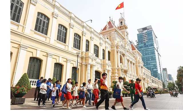 Đưa "Trật tự viên du lịch" đến các điểm du lịch địa phương- Ảnh 1.