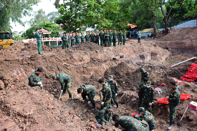 Tìm kiếm, quy tập được gần 500 bộ hài cốt liệt sĩ tại Công viên Lê Thị Riêng- Ảnh 1.