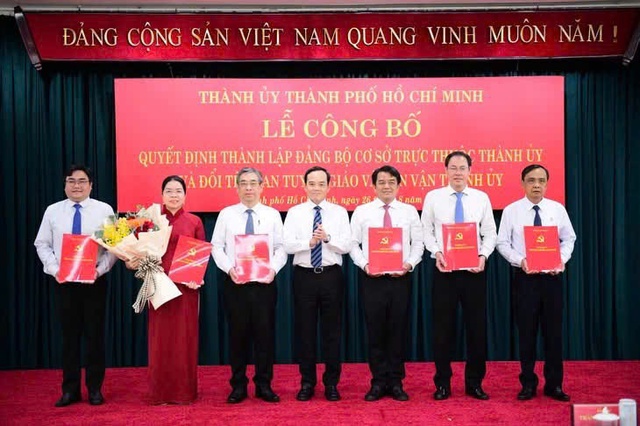 Công bố các quyết định thành lập Đảng bộ cơ sở trực thuộc Thành ủy TPHCM- Ảnh 2. Công bố các quyết định thành lập Đảng bộ cơ sở trực thuộc Thành ủy TPHCM- Ảnh 2.