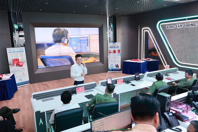 Công an TPHCM đưa vào hoạt động Trung tâm Thông tin chỉ huy 114 hiện đại - Ảnh 2. Công an TPHCM đưa vào hoạt động Trung tâm Thông tin chỉ huy 114 hiện đại - Ảnh 2.