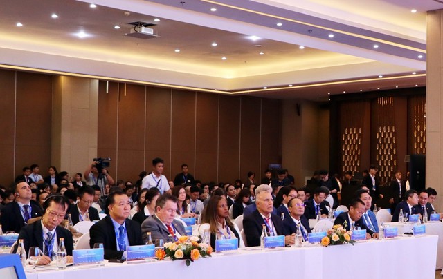 TPHCM thúc đẩy hợp tác cảng biển theo hướng xanh, thông minh- Ảnh 2. TPHCM thúc đẩy hợp tác cảng biển theo hướng xanh, thông minh- Ảnh 2.