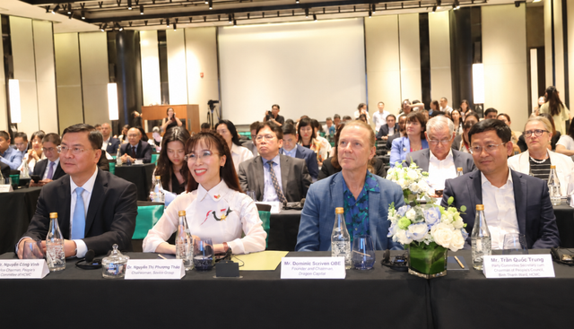 TPHCM và Vương quốc Anh thúc đẩy hợp tác phát triển Trung tâm Tài chính quốc tế- Ảnh 1. TPHCM và Vương quốc Anh thúc đẩy hợp tác phát triển Trung tâm Tài chính quốc tế- Ảnh 1.