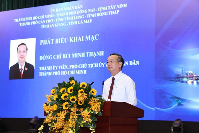 TPHCM chuyển liên kết vùng sang kiến tạo không gian phát triển- Ảnh 3. TPHCM chuyển liên kết vùng sang kiến tạo không gian phát triển- Ảnh 3.