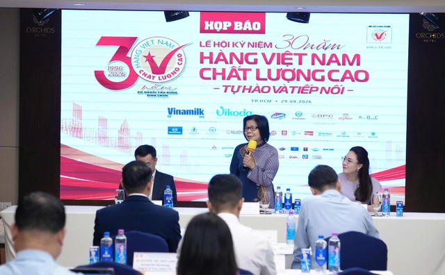 Nhìn lại 30 năm hàng Việt, hướng tới năng lực cạnh tranh mới- Ảnh 1. Nhìn lại 30 năm hàng Việt, hướng tới năng lực cạnh tranh mới- Ảnh 1.