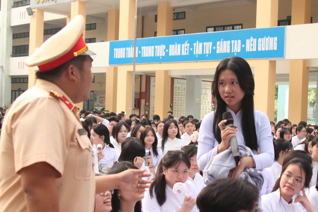 Tăng cường kỹ năng, ý thức chấp hành pháp luật về an toàn giao thông- Ảnh 3.