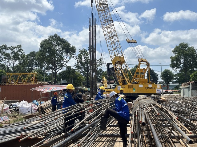 Thành phố quyết tâm đạt tăng trưởng GRDP trên 10% năm 2026- Ảnh 3. Thành phố quyết tâm đạt tăng trưởng GRDP trên 10% năm 2026- Ảnh 3.