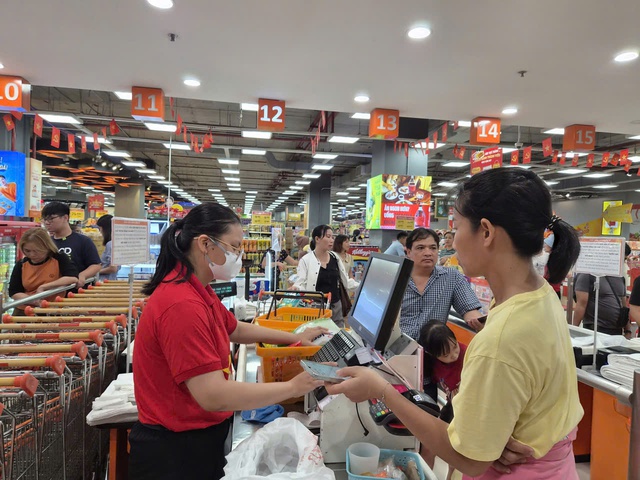 Tín dụng tại TPHCM và Đồng Nai tăng 9%- Ảnh 2. Tín dụng tại TPHCM và Đồng Nai tăng 9%- Ảnh 2.