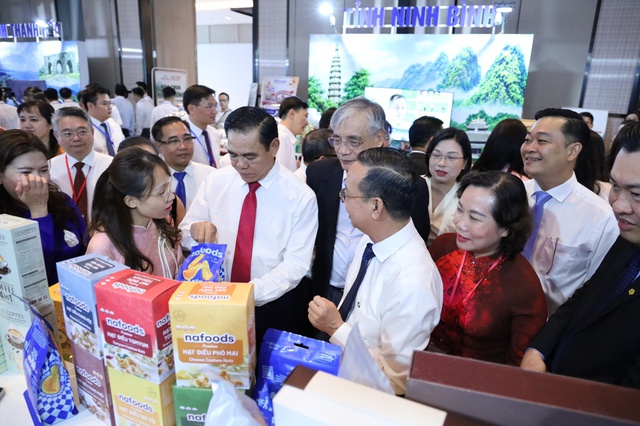 TPHCM mở rộng không gian liên kết với các địa phương phía Bắc, Bắc Trung Bộ- Ảnh 2.