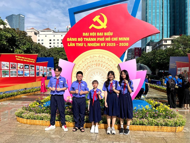 Triển lãm ảnh chào mừng Đại hội Đại biểu Đảng bộ TPHCM lần thứ I, nhiệm kỳ 2025-2030- Ảnh 6.