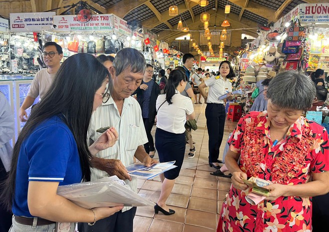 Hỗ trợ trực tiếp, tận nơi các hộ kinh doanh chuyển đổi sang kê khai thuế- Ảnh 4.