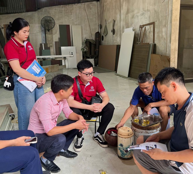 Hỗ trợ trực tiếp, tận nơi các hộ kinh doanh chuyển đổi sang kê khai thuế- Ảnh 5.