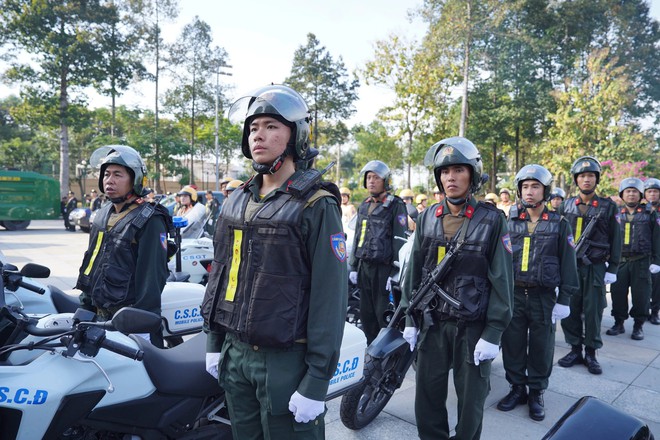 Công an Thành phố ra quân cao điểm tấn công trấn áp tội phạm, bảo đảm ANTT- Ảnh 3. Công an Thành phố ra quân cao điểm tấn công trấn áp tội phạm, bảo đảm ANTT- Ảnh 3.