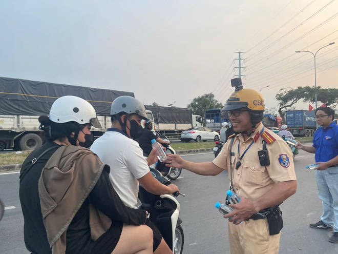 Các nhà ga, sân bay sẵn sàng phục vụ nhu cầu đi lại dịp Tết Dương lịch 2026- Ảnh 7. Các nhà ga, sân bay sẵn sàng phục vụ nhu cầu đi lại dịp Tết Dương lịch 2026- Ảnh 7.