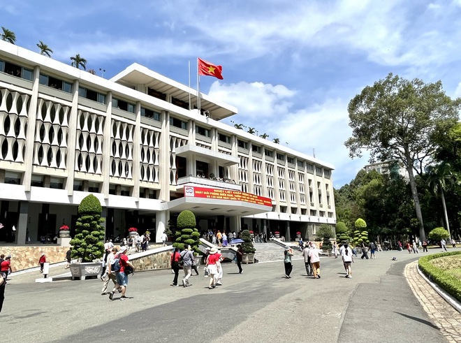 TPHCM: Các di tích lịch sử, điểm du lịch thu hút rất đông du khách đến vui chơi dịp nghỉ lễ- Ảnh 3. TPHCM: Các di tích lịch sử, điểm du lịch thu hút rất đông du khách đến vui chơi dịp nghỉ lễ- Ảnh 3.