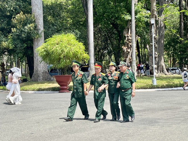 TPHCM: Các di tích lịch sử, điểm du lịch thu hút rất đông du khách đến vui chơi dịp nghỉ lễ- Ảnh 4. TPHCM: Các di tích lịch sử, điểm du lịch thu hút rất đông du khách đến vui chơi dịp nghỉ lễ- Ảnh 4.