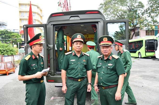 Tổ chức trang trọng lễ tiễn đưa 731 Anh hùng liệt sĩ quy tập tại Công viên Lê Thị Riêng về nơi an nghỉ- Ảnh 3. Tổ chức trang trọng lễ tiễn đưa 731 Anh hùng liệt sĩ quy tập tại Công viên Lê Thị Riêng về nơi an nghỉ- Ảnh 3.