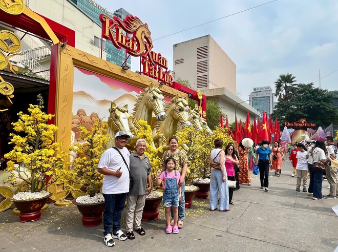 Nhiều hoạt động văn hóa, du xuân trong ngày đầu năm mới- Ảnh 5.