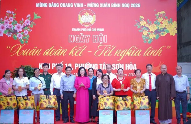 Sôi nổi Ngày hội “Xuân đoàn kết - Tết nghĩa tình” tại TPHCM- Ảnh 3.