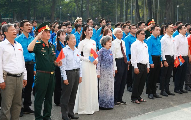 Thanh niên TPHCM phát động hành trình “Tôi yêu Tổ quốc tôi” dịp kỷ niệm Ngày 30/4- Ảnh 1.