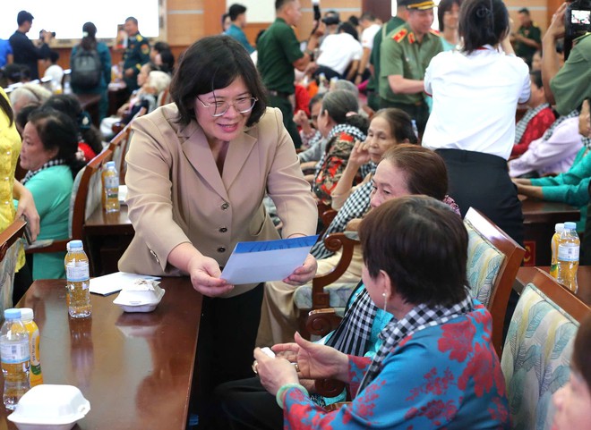 Chăm lo người có công là "mệnh lệnh từ trái tim"- Ảnh 2.