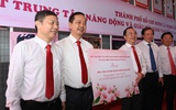 Trao tặng Không gian "Cây tri thức" và 126.000 quyển sách cho Học viện Cán bộ TPHCM