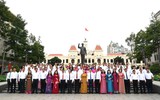 Lãnh đạo TPHCM dâng hoa nhân kỷ niệm 80 năm Ngày Quốc khánh 2/9