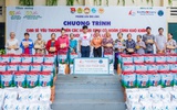 Phúc Sinh và K Coffee trao tặng 200 phần quà cho các hộ gia đình có hoàn cảnh khó khăn