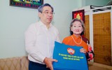 Lãnh đạo TPHCM thăm, tặng quà các Mẹ Việt Nam Anh hùng