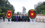 Lãnh đạo TPHCM dâng hương, dâng hoa tưởng niệm các Anh hùng liệt sĩ