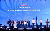 Đại học Hoa Sen đón Huân chương Lao động hạng Ba, hướng tới top 500 đại học châu Á